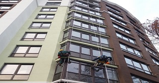 Установка крыши на балкон Тында цена от 1052 руб. м/2.