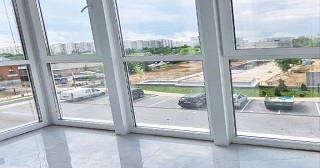 Панорамное остекление балкона Тында цена от 11 тыс. руб. м/п.